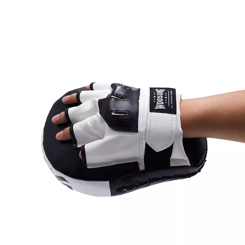 Comment un coussin cible à main peut-il améliorer ma formation?